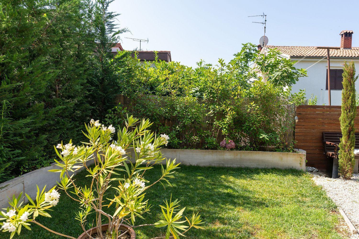 Exquisites Ferienhaus Mit Privatem Garten, Liegen, Kinderstuhl, Waschmaschine - Nur 700 Meter Zum Strand ポレッチ エクステリア 写真